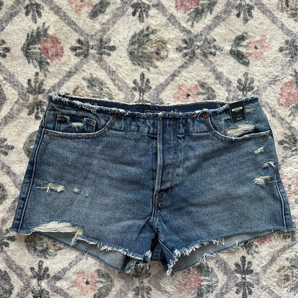 Abercrombie low rise Denim Shorts - medium wash